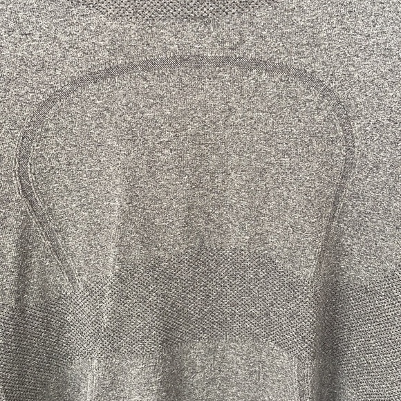 Lululemon Grey workout shirt M - Picture 2 of 5